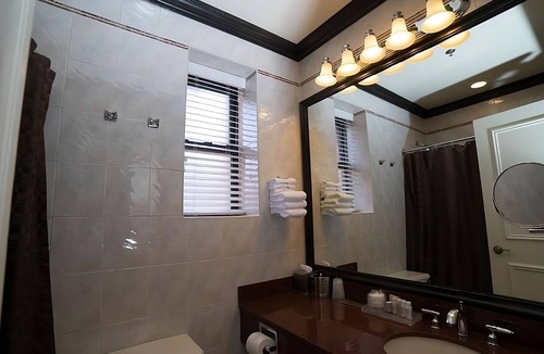 Central Park West Hotel | Charm of Manhattan, 3 Deluxe 1 King Bed at The Lucerne Hotel!