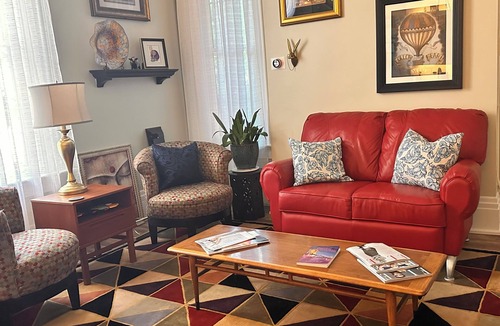 Covington Apartment | Charming 1-bedroom apartment in lovely Historic Covington modern amenities