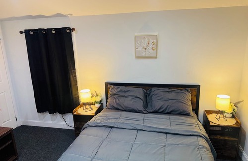 South Jamaica House | Charming 1-bedroom house with AC, WiFi in Queens