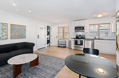 Manoa Apartment | Charming 1-bedroom in welcoming Ardmore with WiFi, AC, washer/dryer in unit.