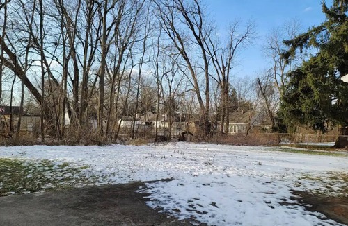Austintown House | Charming 2 bd Pet Friendly Austintown Home