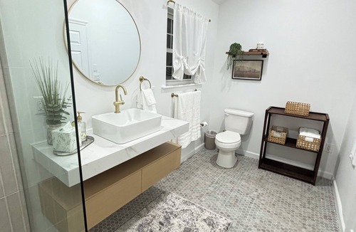 Brodheadsville Apartment | Charming 2-bedroom apartment with AC, WiFi in lovely Poconos