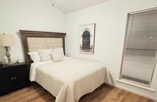 Brodheadsville Apartment | Charming 2-bedroom apartment with AC, WiFi in lovely Poconos