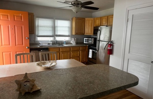Wildwood Crest Apartment | Charming 2-bedroom apartment with AC, WiFi in delightful Wildwood Crest