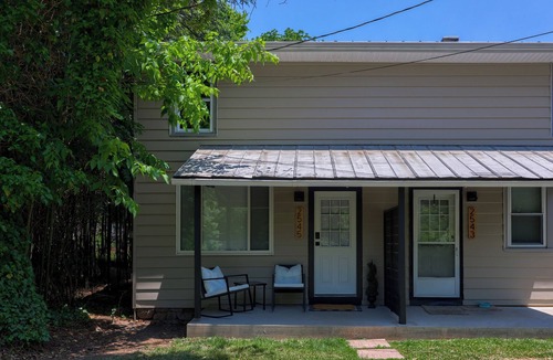 Elizabethtown Apartment | Charming 2-Bedroom Retreat Near Hershey