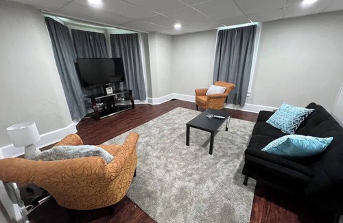 Uniontown Apartment | Charming 2-bedroom apartment with full kitchen, WiFi, and A/C in Uniontown, PA.