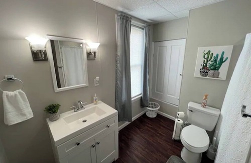 Uniontown Apartment | Charming 2-bedroom apartment with full kitchen, WiFi, and A/C in Uniontown, PA.