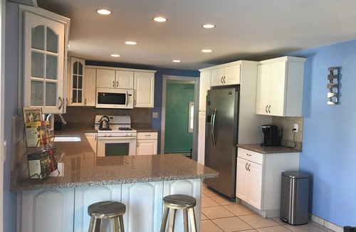 Point Pleasant - Toms River House | Charming 2-bedroom house in delightful Toms River with fitness room, WiFi