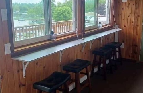 Columbia City House | Charming 3-bedroom lake house on Tri lakes 6 miles north of Columbia City.