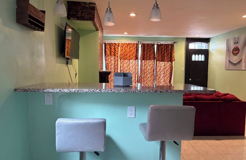 Chester House | Charming 3-bedroom townhome with WiFi, AC in soothing Chester