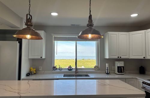 Edwardsville House | Charming 3-bedroom house on PRIVATE BEACH in lovely Heathsville