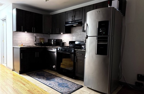 Jersey City Apartment | Charming 3-bedroom apartment with AC, WiFi in delightful Jersey City