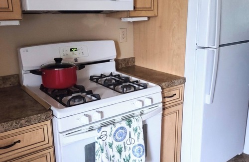 Newbold House | Charming 3-bedroom house in fabulous Philadelphia with WiFi, AC