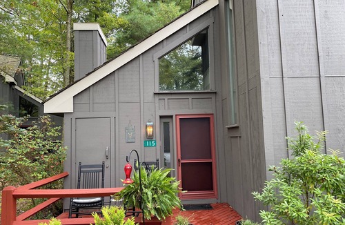 White Haven House | Charming 3-bedroom vacation home in Jack Frost Ski Resort