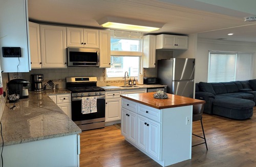 Point Pleasant Beach House | Charming 3 Blocks from Point Pleasant Beach and boardwalk 5BR 3Bath Sleeps 15