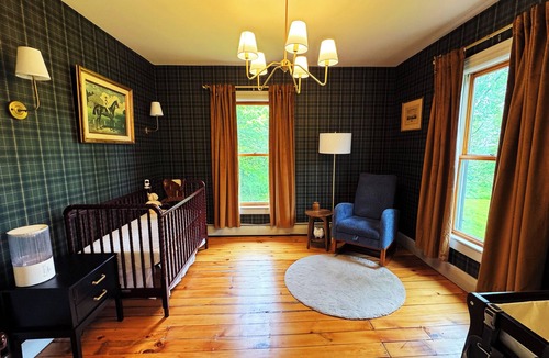 Franklin Other | Charming 4-bedroom farmhouse in brilliant Franklin with AC