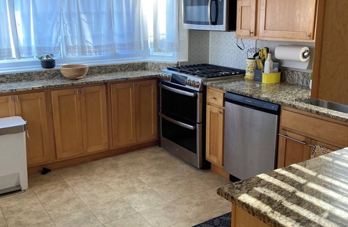 Annandale House | Charming 4-bedroom house with huge, fenced yard and fitness room in Annandale