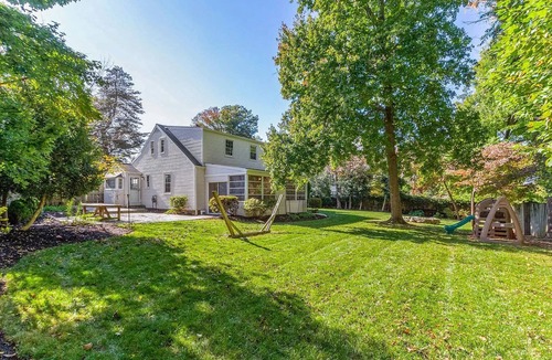 Annandale House | Charming 4-bedroom house with huge, fenced yard and fitness room in Annandale