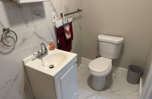Frankford Bed & Breakfast | Charming 6-bedroom bed & breakfast in fabulous Philadelphia with WiFi