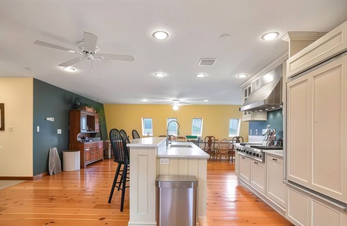 Honesdale Other | Charming 7-bedroom farmhouse with AC, WiFi in welcoming Honesdale