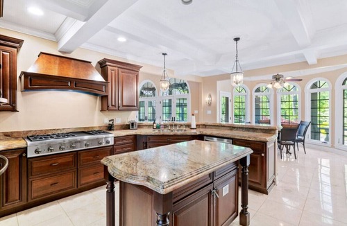 Canonsburg House | Charming 7bedroom retreat in a serene neighborhood