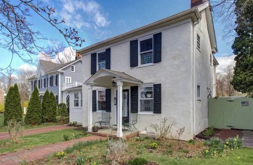 Washington Crossing House | Charming and whimsical 1836 home on the river in Titusville