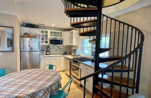 Manasquan Cottage | Charming Beachside Cottage – Just 1.5 Blocks from the Beach