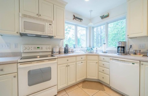Cape May Point House | Charming Cape May Point Home, 1 1/2 blocks to the beach and open layout