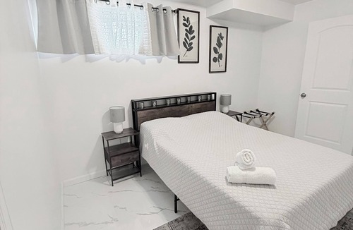Port Ivory Apartment | Charming: Cozy Getaway Apartment