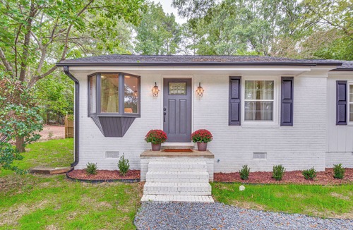Cary House | Charming Downtown Cary Retreat