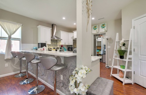 Edgemore House | Charming Edgemere Home w/Deck & Grill!