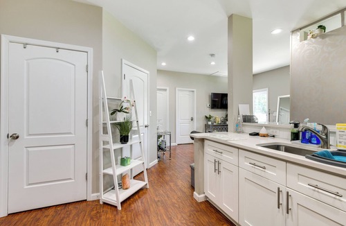Edgemore House | Charming Edgemere Home w/Deck & Grill!