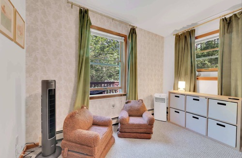 Tafton House | Charming Getaway | Minutes from Lake Wallenpaupack