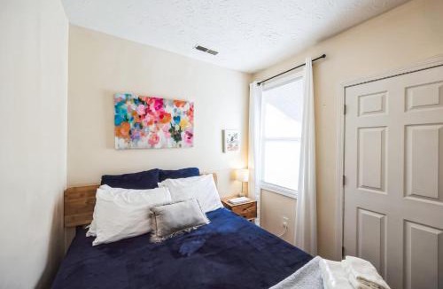 Ludlow House | Charming Getaway on Ash St- Minutes from Cinci