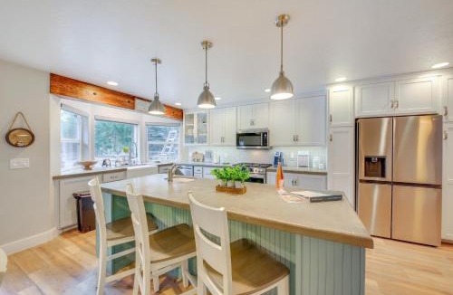 Sagle House | Charming Idaho Home with Hot Tub, Near Beaches!