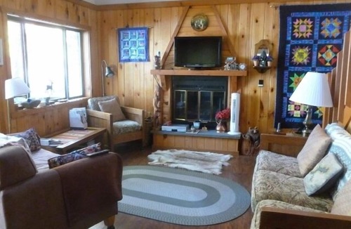 Hawley Ski Chalet | Charming Lakefront Chalet