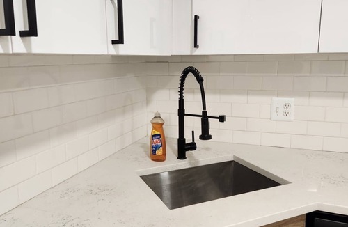 Towson Apartment | Charming Penthouse of 2-bedroom apartment in Towson with AC, fitness room, WiFi