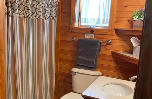 McClellandtown Cottage | Charming Rustic Cottage in the Heart of Laurel Highlands, PA Escape to this cozy, rustic retreat nestled in the stunning Laurel Highlands of Pennsylvania & Deer Creek Winery, where nature meets comfort & taste. Perfect for a weekend getaway or a