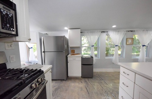 West Cape May House | Charming Seaside Cottage! Limited Number of Late Summer and Fall Openings!