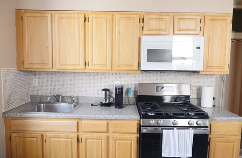 Greenville House | Charming second-floor apartment in Jersey City, close to Manhattan!