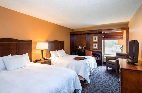 Danville Hotel | Charming Stay in Danville: Free Hot Breakfast & Cozy Rooms | 3 Units