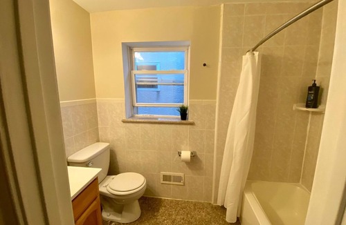 Newbold Apartment | Charming studio with AC and WiFi in vibrant South Philly.