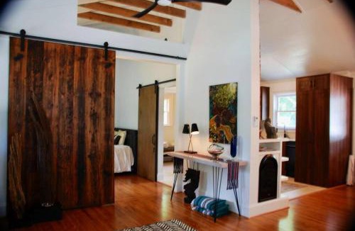 North Charlotte House | Charming Urban Retreat - Cozy Cottage in Charlotte