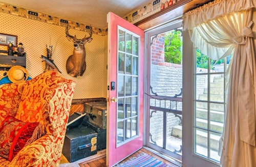 Woodbridge Apartment | Charming Woodbridge Apt with Porch and Gazebo!