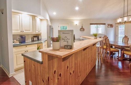 McDonald House | Chattanooga Country Home + Pool + Firepit-relaxing + Dog-friendly