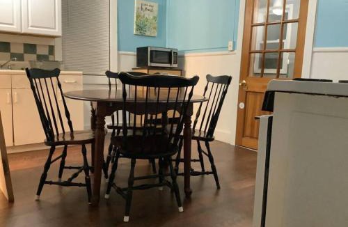 Johnson City Apartment | Cheerful Studio short walk to UHS near Lourdes & BU