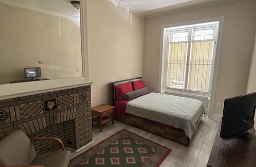 North Philadelphia West Apartment | Chic 1-bedroom apartment with AC, WiFi in marvelous Philadelphia