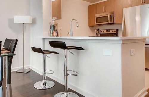 Hudson Exchange Apartment | Chic 1BR | Full Kitchen & Laundry | Minutes from NYC