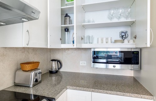 Penn Quarter Apartment | Chic 1BR in Penn Quarter w/Pool + large garden, near metro by Blueground