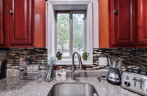 East Stroudsburg House | Chic and Cozy Modern Retreat Home - 4 bed and 2 bath house in East Stroudsburg
